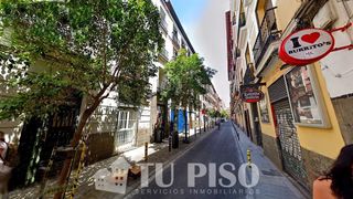 Local Comercial  Calle de san vicente ferrer. Local a pie de calle,  con escaparate de 7 metros.