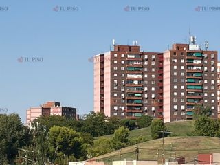 Pis  Avenida de la albufera. Cuarta planta totalmente reformada a estrenar.