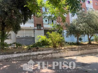 Pis  Avenida de palomeras. Inmueble exterior con 61m2  a 5 minutos del campo de futbol rayo