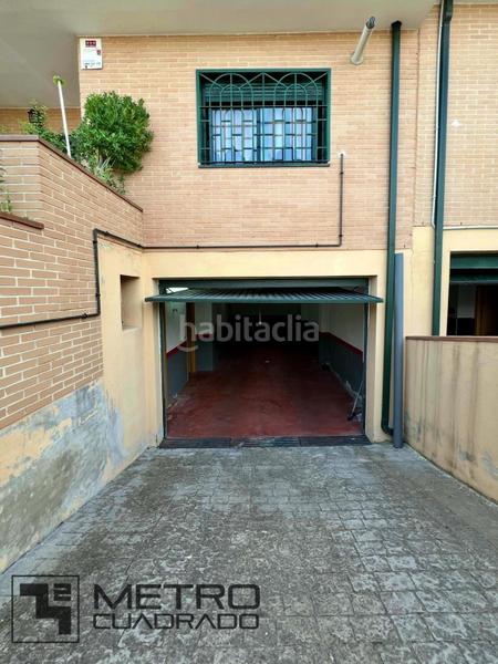 Foto ca1481bc-8f25-40d3-a289-2f162783d424. Chalet  adosado con piscina comunitaria en Universidad-Hospital Fuenlabrada