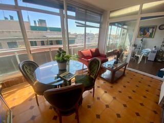 Etagenwohnung in Calle de Cea Bermúdez