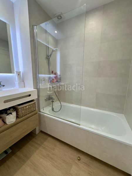 Foto e06878e1-9eb8-49c5-b7ff-098bed8bf5cd. Pis amb calefacció aparcament a Hispanoamérica-Bernabéu Madrid