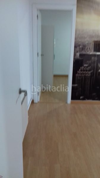 Foto d9dd77f6-4da5-46b8-b88b-a62abc14722e. Pis amb calefacció a Pradolongo Madrid