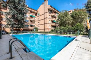 Lloguer Pis a Hispanoamérica-Bernabéu. Estupendo piso sin amueblar de 55 m2, un dormitorio y terraza. p