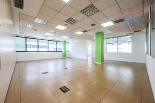 Alquiler Oficina en Calle de miguel yuste 17. Magnifica de 270 m2, 3 amplios despachos y sala de juntas, próxi