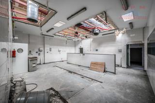 Lloguer Nau industrial a Rejas. Estupenda y luminosa nave de 700 m2, totalmente diáfana, a pie d