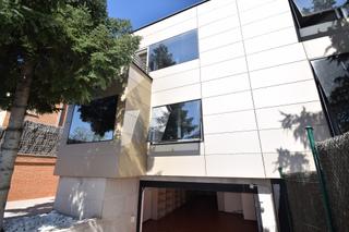 Rent Office space in Peñagrande. Magnífica y luminosa oficina de 485 m2, próxima al metro la coma