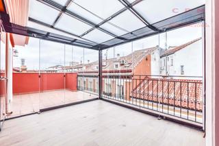Lloguer Àtic a Embajadores-Lavapiés. Estupendo y luminoso ático de 96 m2, 2 habitaciones y 2 terrazas