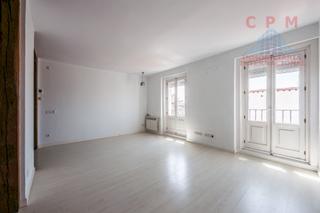 Alquiler Piso en Sol. Amplio y luminoso piso amueblado de 65 m2 y 2 habitaciones; próx
