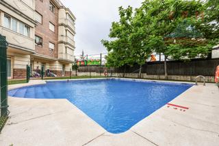 Lloguer Pis a Valdemarín. Estupendo piso sin amueblar, de 135 m2, 2 dormitorios y terraza;