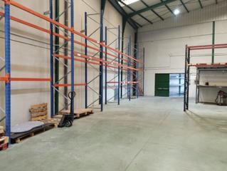 Fabrikhalle in Velilla de San Antonio. Espectacular nave de 440 m2, de 2 plantas, una parcela de 573 m2