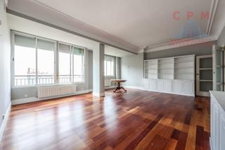 Alquiler Piso en Castellana. Exclusivo piso, sin amueblar, de 179 m2 y 3 dormitorios; situado