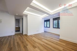Lloguer Pis a Guindalera. Estupendo y luminoso piso sin amueblar, de 96 m2 y 3 dormitorios