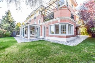 Lloguer Pis a Valdemarín. Magnífico y luminoso piso bajo, de 310 m2,5 dormitorios y terraz