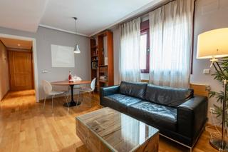 Alquiler Piso en Vallehermoso. Exclusivo y luminoso piso amueblado y reformado, de 70 m2 y un d