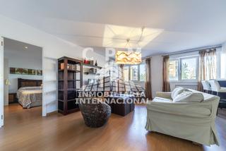 Location Appartement à Hispanoamérica-Bernabéu. Magnífico y luminoso piso amueblado y equipado, de 125 m2, 2 dor