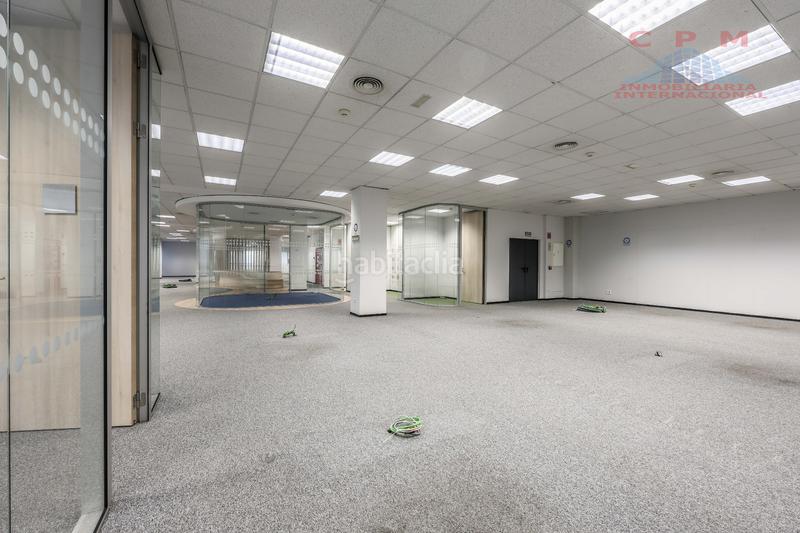 Foto 17d767f3-3af5-4588-87eb-b8c2e45d2623. Edificio magnífico y luminoso edificio de oficinas de 5 plantas y sótano, de 2.941 m2, totalmente exterior. en Madrid