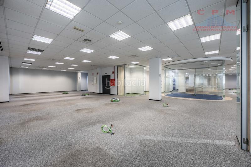 Foto 3d984729-36f7-4e93-a8df-6ef67ba05e51. Edificio magnífico y luminoso edificio de oficinas de 5 plantas y sótano, de 2.941 m2, totalmente exterior. en Madrid