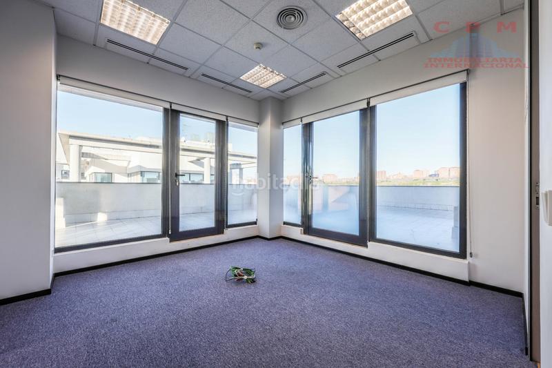 Foto 8bb701b0-96e8-42e1-bcba-2591de49c710. Edificio magnífico y luminoso edificio de oficinas de 5 plantas y sótano, de 2.941 m2, totalmente exterior. en Madrid