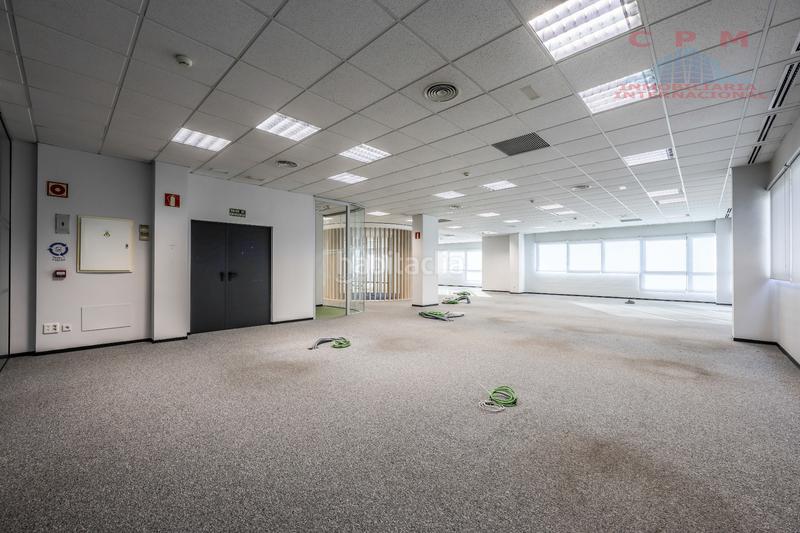 Foto 8bcdc1f0-a4ec-4744-a939-d04dbb0879f2. Edificio magnífico y luminoso edificio de oficinas de 5 plantas y sótano, de 2.941 m2, totalmente exterior. en Madrid
