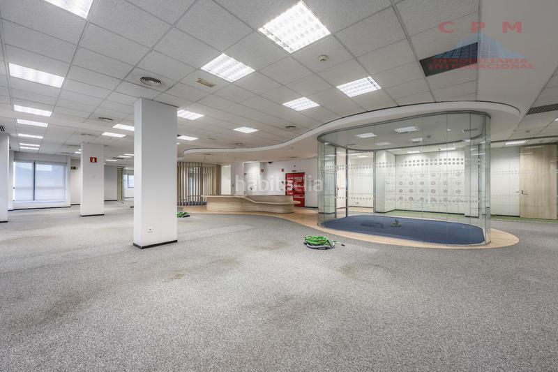 Foto cf11320a-dd3e-4a15-a2c4-40ef30f9c97b. Edificio magnífico y luminoso edificio de oficinas de 5 plantas y sótano, de 2.941 m2, totalmente exterior. en Madrid