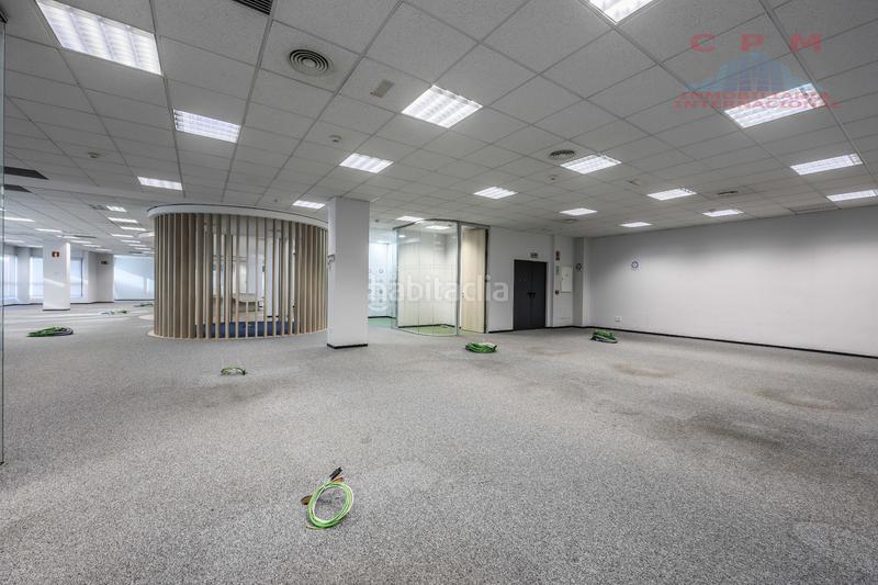 Foto ee8d6d43-476a-4a08-821e-2c1eb73cfdfc. Edificio magnífico y luminoso edificio de oficinas de 5 plantas y sótano, de 2.941 m2, totalmente exterior. en Madrid