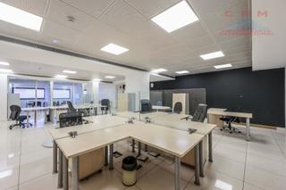 Alquiler Oficina en Simancas. Amplia oficina con varios puestos de trabajo, de 448 m2, y sala