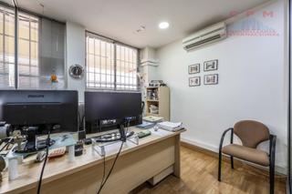 Office space in La Poveda. Magnífica oficina en venta, de 130 m2, con amplia fachada lineal
