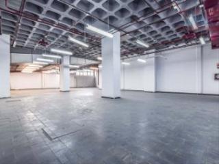 Nau industrial a Valdebebas - Valdefuentes. Espectacular nave de 1.708 m2, con 1 planta y espacios diáfanos;