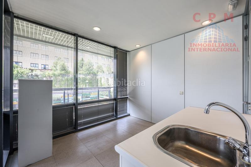 Foto fe38878d-e2c0-45e7-afde-30e01c7e6850. Rent office space with heating in el soto de La Moraleja La Moraleja