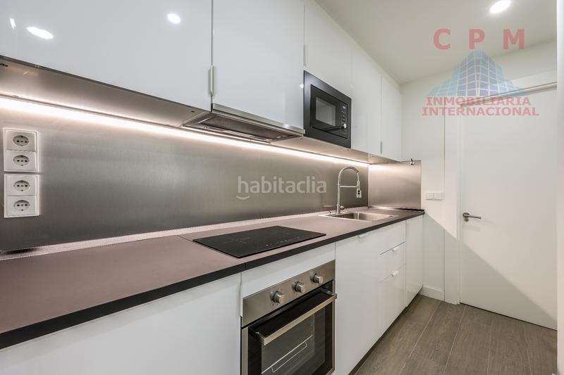 Foto a8b4c8a7-a93c-4c0c-a8d0-1a1470254560. Oficina amplio y loft duplex, de 118 m2 y 2 dormitorios o 2 despachos; situado en urbanización cerradapróximo a la renfe valdebebas en Madrid