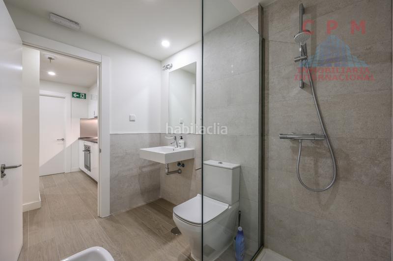 Foto ffa7dd1a-5dd5-435e-9454-438ddf829f32. Oficina amplio y loft duplex, de 118 m2 y 2 dormitorios o 2 despachos; situado en urbanización cerradapróximo a la renfe valdebebas en Madrid