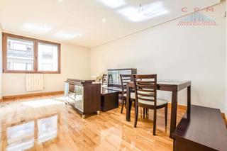 Lloguer Pis a Goya. Magnífico y luminoso piso de 103 m2 y 2 habitaciones, situado en