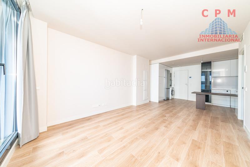 Foto 8572761f-c20b-46c3-a2ff-fa00a2b503c0. Rent flat with heating parking pool in Valdeacederas Madrid