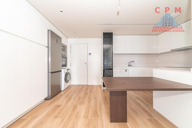 Foto 95dc300b-67be-4e56-ac0a-dbec192e99c2. Rent flat with heating parking pool in Valdeacederas Madrid