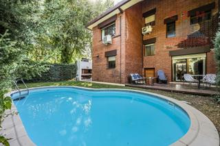 Miete Doppelhaus in Somosaguas. Espectacular chalet pareado  de 380m2, 6 habitaciones, terraza,