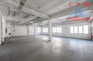 Location Bâtiment à usage industriel à Ensanche de Vallecas-La Gavia. Espectacular nave de 415 m2 situada en una entreplanta, en zona