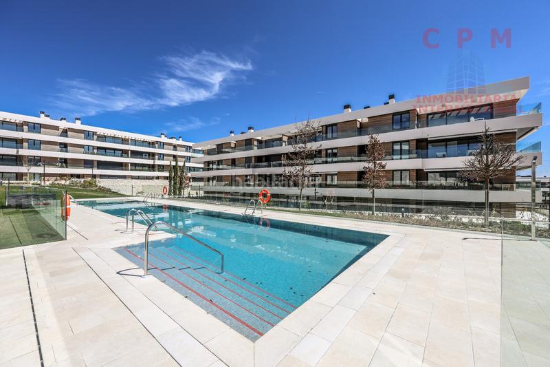 Foto 7ac7f81b-55bc-42a1-bd5b-4a3b097a9c76. Lloguer pis amb calefacció aparcament piscina a urbanización La Moraleja La Moraleja