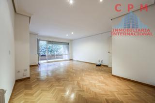 Location Appartement à Avenida Europa. Magnífico y luminoso piso sin amueblar, de 142 m2, 3 dormitorios