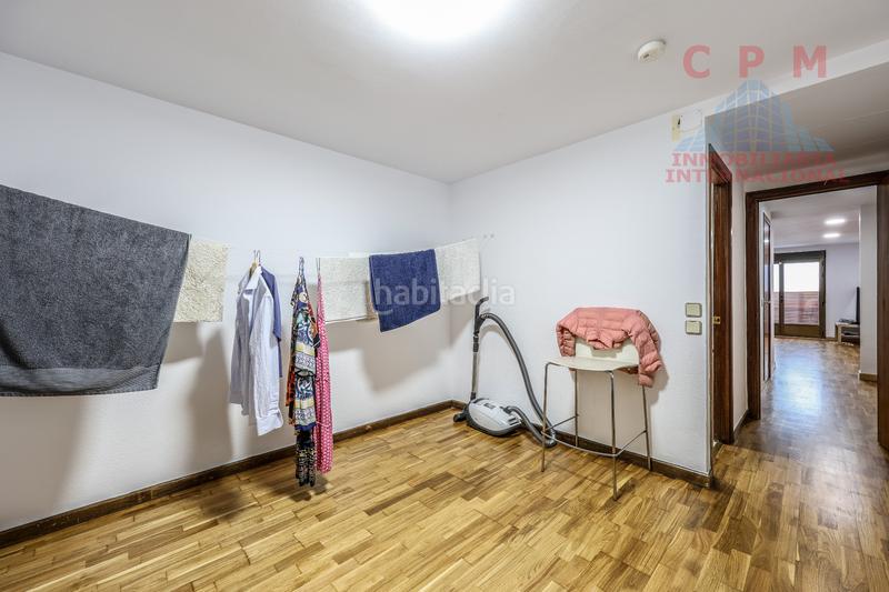 Foto 1918b197-2817-4708-b5c0-26c949dcb204. Affitto casa bifamiliare con camino riscaldamento parcheggio piscina in Pozuelo de Alarcón