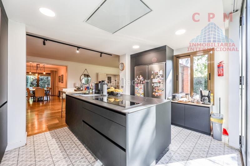 Foto 1f84a630-c36e-4c89-a963-9ff6633872eb. Affitto casa bifamiliare con camino riscaldamento parcheggio piscina in Pozuelo de Alarcón