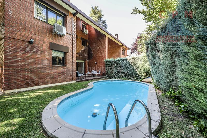 Foto 279f3708-160d-474e-9e07-8db3c9fd3435. Affitto casa bifamiliare con camino riscaldamento parcheggio piscina in Pozuelo de Alarcón