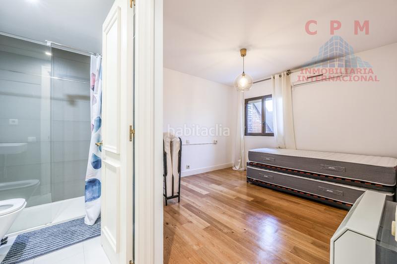 Foto 750b53a5-0231-4947-9d69-1e7f1b4e6018. Affitto casa bifamiliare con camino riscaldamento parcheggio piscina in Pozuelo de Alarcón