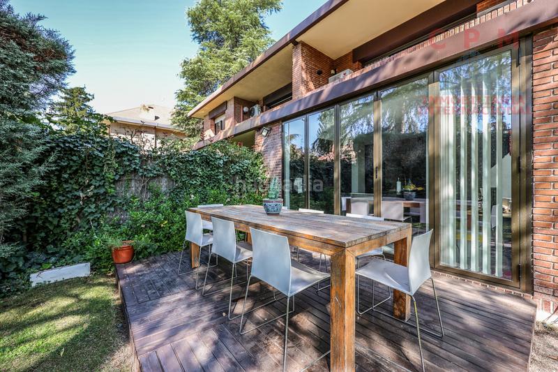 Foto b37d4d57-41c2-47c4-af2e-652bef8f4578. Affitto casa bifamiliare con camino riscaldamento parcheggio piscina in Pozuelo de Alarcón