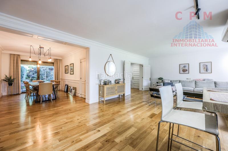 Foto b71869ea-6a71-4990-8006-6f005a73f3a8. Affitto casa bifamiliare con camino riscaldamento parcheggio piscina in Pozuelo de Alarcón