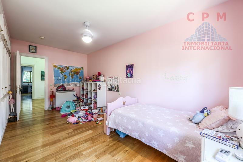 Foto c402c01f-33b5-49aa-8ea2-1ea7e9bc2190. Affitto casa bifamiliare con camino riscaldamento parcheggio piscina in Pozuelo de Alarcón