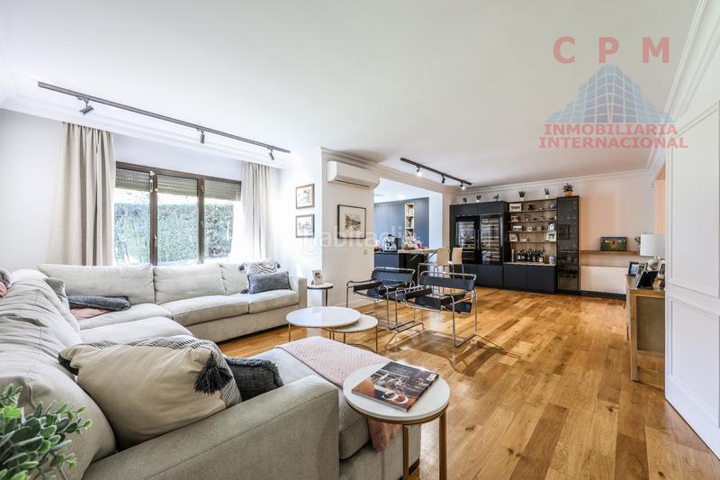 Foto c623aa93-e33e-40c8-8b10-354aef1baa23. Affitto casa bifamiliare con camino riscaldamento parcheggio piscina in Pozuelo de Alarcón