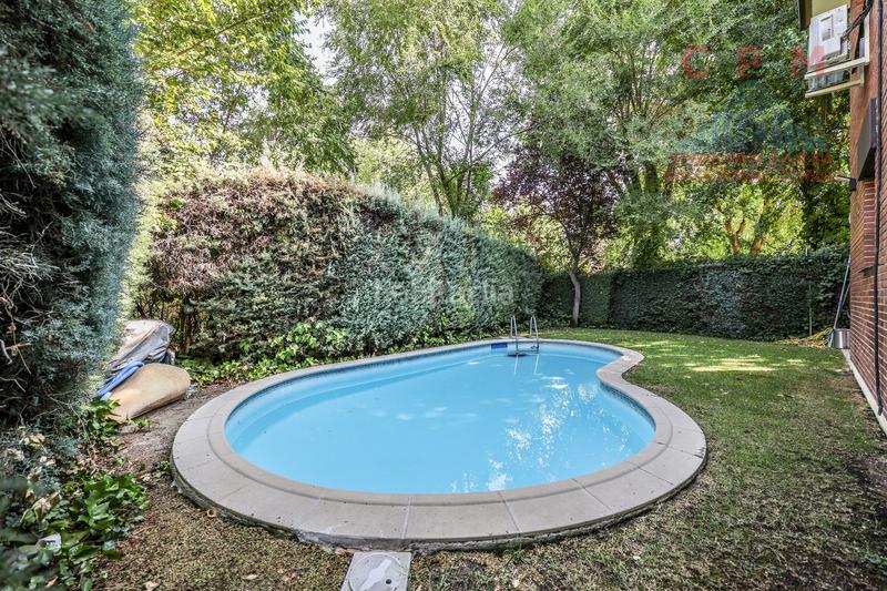 Foto 2f7908d6-970b-4f9f-b514-fad4967d216a. Lloguer casa aparellada amb xemeneia calefacció aparcament piscina a Pozuelo de Alarcón