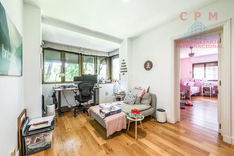 Foto 605c5fce-50e3-43fd-b710-bbc1fbd0ce25. Lloguer casa aparellada amb xemeneia calefacció aparcament piscina a Pozuelo de Alarcón