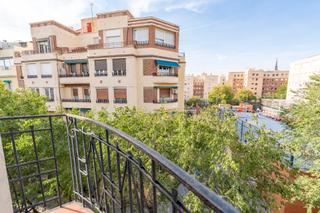 Location Appartement à Argüelles. Magnífico y luminoso piso amueblado de 125 m2, 4 dormitorios y 5